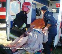 Кіровоград: рятувальники дістали жінку з яру