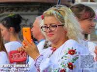 Кировоград: парад вышиванок собрал сотни горожан
