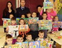 У Кіровограді працівників ДСО дітлахи привітали малюнками