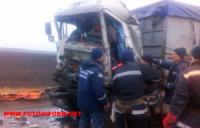 Кіровоградщина: у ДТП водій вантажного автомобіля потребував допомоги