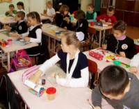 У кіровоградській школі учні виготовляли декоративні писанки із солоного тіста