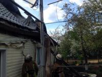 На Кіровоградщині вогнеборці загасили пожежу покрівлі житлового будинку