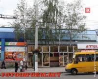 В Кировограде магазин строят прямо на березах