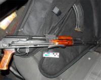 Поліцейські виявили в автомобілі жителя Кропивницького зброю та боєприпаси
