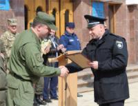 У Кропивницькому поліцейські привітали військовослужбовців Нацгвардії України