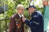 На Кіровоградщині рятувальники привітали ветерана з нагоди Дня перемоги