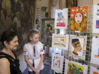 У Кропивницькому відкрили виставку дитячих робіт