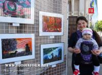У Кропивницькому відкрито експозицію дитячих малюнків