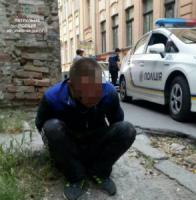У Кропивницькому в центральній частини міста побили та пограбували чоловіка