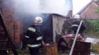 На Кіровоградщині вогнеборці загасили пожежу дровника