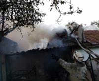 На Кіровогращині рятувальники приборкали пожежу господарчої споруди