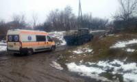 На Кіровоградщині рятувальники надали допомогу по буксируванню 3-х «швидких»,  легковика,  вантажівки та автобуса