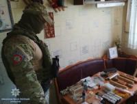 У Кропивницькому вилучили у квартирі вибухівку,  боєприпаси та наркотичні засоби