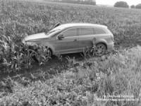 На Кіровоградщині внаслідок ДТП автомобіль знесло в поле,  а водій зник з місця пригоди