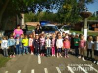 На Кіровоградщині поліцейські навчали малечу правилам дорожнього руху