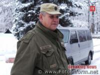 У Кропивницькому волонтери військовим передали автівку