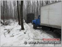 На Кіровоградщині водіям 6 вантажівок допомогли вибратись зі складних ділянок доріг