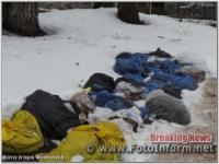 У Кропивницькому з-під снігу «вилазить» сміття