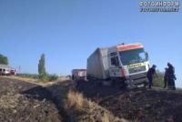 На Кіровоградщині вантажівка злетіла у кювет