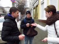 У Кропивницькому пригощали кавою і розповідали про туберкульоз