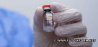 Україна розпочала щеплення проти COVID-19 вакциною CoronaVac