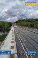 Кіровоградщина: на мосту через Синюху влаштовують тротуарні плити та водовідвідну систему