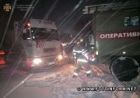 Хуртовина замела дороги на Кіровоградщині: десяток авто потребували допомоги
