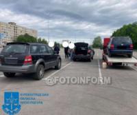Кропивницький: волонтер продав три автівки,  які були завезені з Європи для потреб ЗСУ