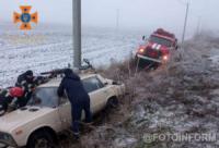 На Кіровоградщині зі складних ділянок доріг вилучено 9 автівок
