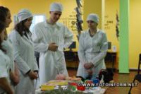 На Кіровоградщині студенти медколеджу навчали школярів медичним навичкам