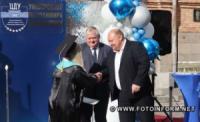 У Кропивницькому випускникам вишу вручили дипломи з відзнакою