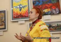У Кропивницькому відкрилася виставка художниці Ольги Курської