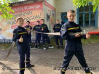 На Кіровоградщині школярі переймають досвід роботи від рятувальників
