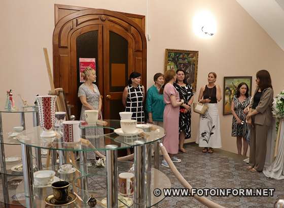 У Кропивницькому відкрилася виставка порцеляни ХХ століття