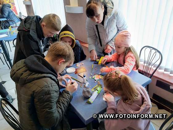 У Кропивницькому для вимушених переселенців проводять майстер-класи (фоторепортаж)