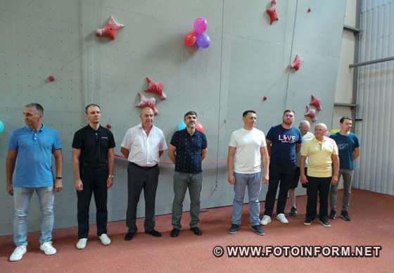 Новий стенд для скелелазіння відкрили у Кропивницькому (ФОТО)