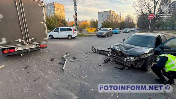 Ще одна ДТП сталася на перехресті у Кропивницькому (ФОТО)