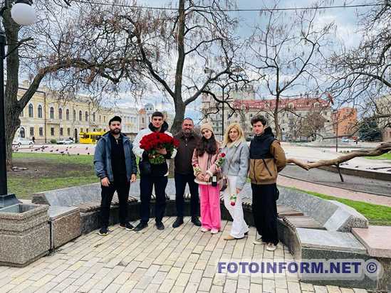 Сьогодні, на центральній площі Кропивницького відбулося урочисте святкування Дня материнства і краси, організоване вірменською громадою Кіровоградщини.