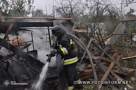 У Кропивницькому ліквідовують наслідки ворожої атаки (ФОТО)