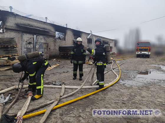 На Кіровоградщині ліквідували пожежу, що виникла внаслідок ворожого обстрілу (ФОТО)