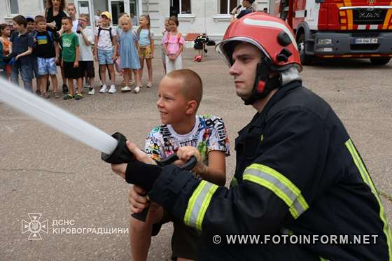 У муніципальний ліцей Кропивницького завітали рятувальники (ФОТО)