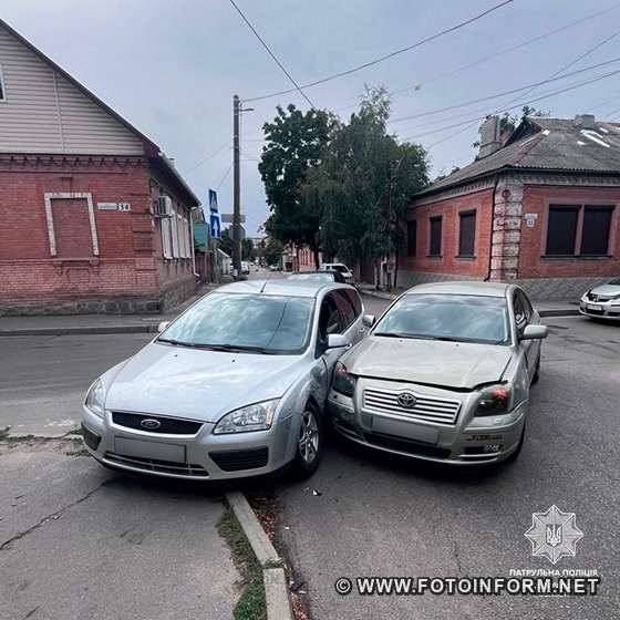 На перехресті у Кропивницькому сталася ДТП (ФОТО)