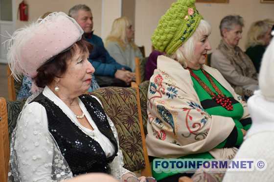 У Кропивницькому презентували книгу про війну та незламність (ФОТО)