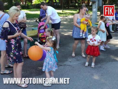 Сьогодні, 1 червня 2019 року, у місті Кропивницький у Ковалівському парку відбулася акція «Місто в пелюшках», повідомляє FOTOINFORM.NET