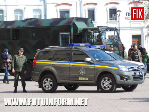 Сьогодні, 23 березня, у Кропивницькому на центральній площі міста відбуваються урочисті заходи, присвячені 3-й річниці утворення Національної гвардії України