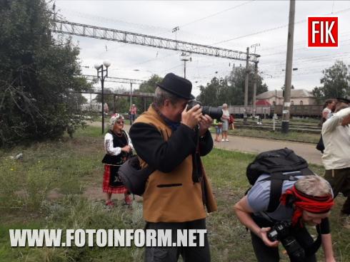 Сьогодні, 2 серпня, у м. Помічна Добровеличківського району Кіровоградської області розпочав свою роботу обласний фотопленер «Помічна – місто, яке вражає», повідомляє FOTOINFORM.NET