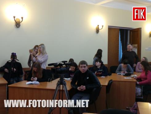 Сьогодні, 20 листопада, у міській раді Кропивницького відбувається прес-конференція начальника управління охорони здоров