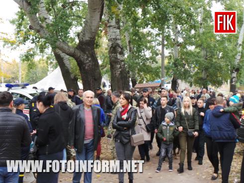 Зараз у місті Кропивницький відбуваються святкові заходи, які присвячені Дню захисника України, повідомляє FOTOINFORM.NET