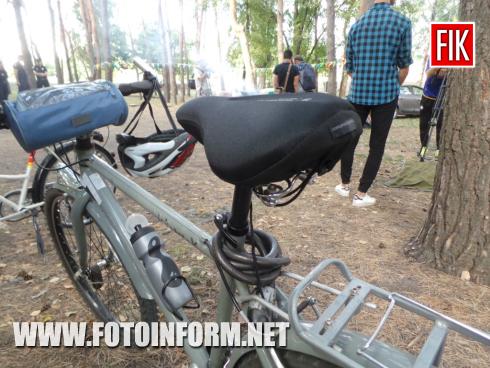 Сьогодні, 28 серпня, у місті Кропивницький на Козачому острові презентували проект першої велосипедної доріжки, повідомляє FOTOINFORM.NET